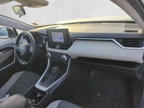 Certified 2021 Toyota RAV4 XLE FWD image 20