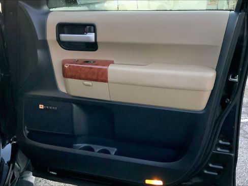 Used 2020 Toyota Sequoia Platinum AWD/4WD image 22