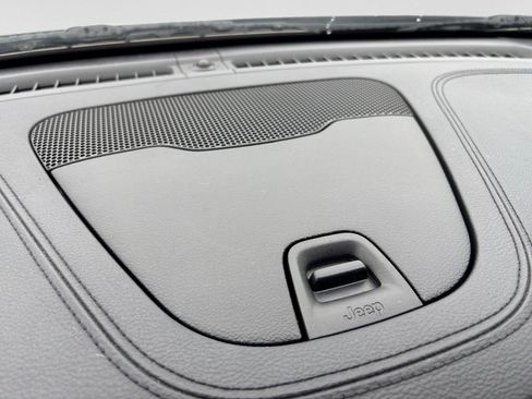Used 2019 Jeep Cherokee Limited AWD/4WD image 50