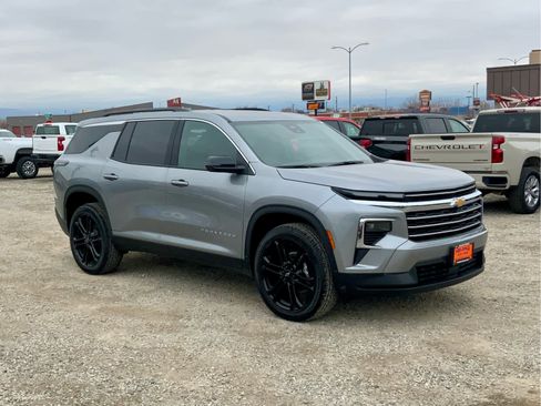 New 2026 Chevrolet Traverse LT w/ LPO, Floor Liner Package image 7