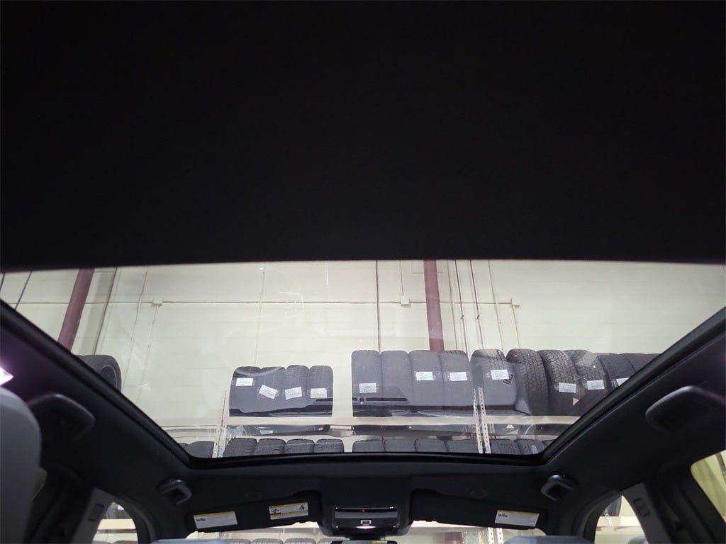 New 2025 Land Rover Discovery Sport Dynamic SE AWD/4WD image 27