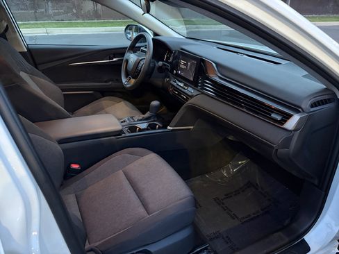 Used 2026 Toyota Camry LE FWD image 28