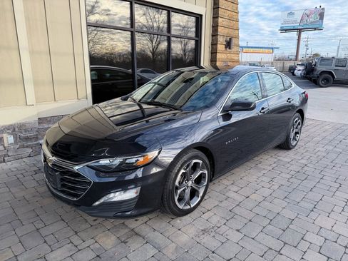 Used 2023 Chevrolet Malibu LT image 2