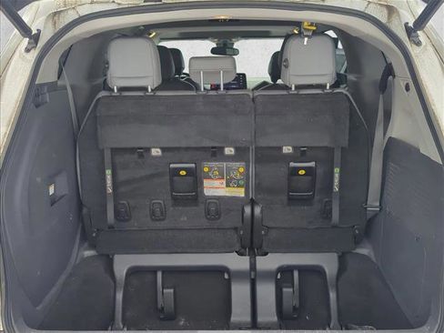 Certified 2021 Toyota Sienna XLE FWD image 23