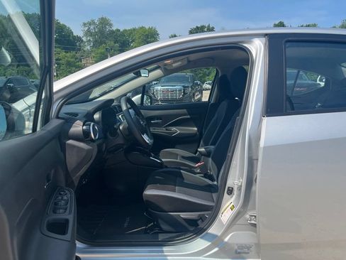 Used 2025 Nissan Versa SV FWD image 15