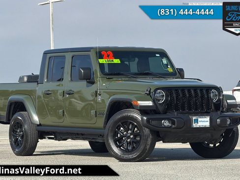 Used 2022 Jeep Gladiator Sport AWD/4WD image 1