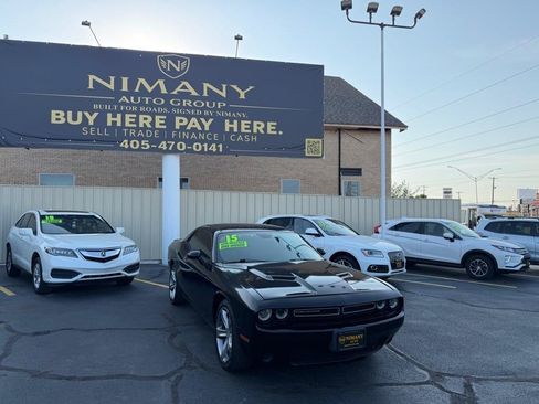 Used 2015 Dodge Challenger SXT w/ Super Sport Group (SS/T) RWD image 2