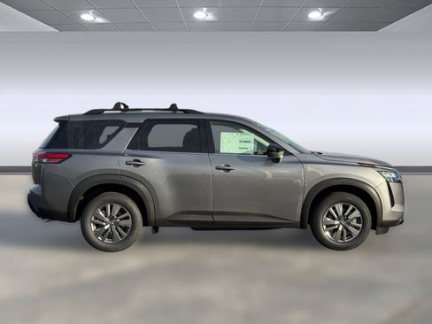 New 2026 Nissan Pathfinder SV image 7