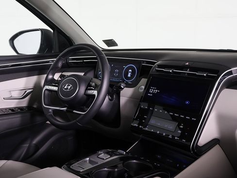 Certified 2024 Hyundai Tucson Limited image 32