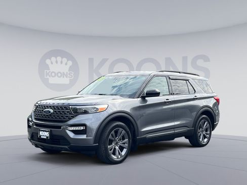 Used 2022 Ford Explorer XLT w/ Equipment Group 202A AWD/4WD image 4