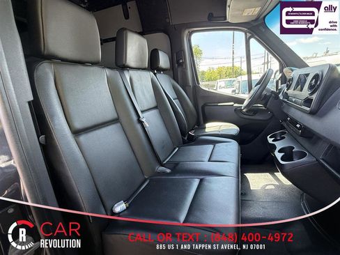 Used 2023 Mercedes-Benz Sprinter 2500 image 23