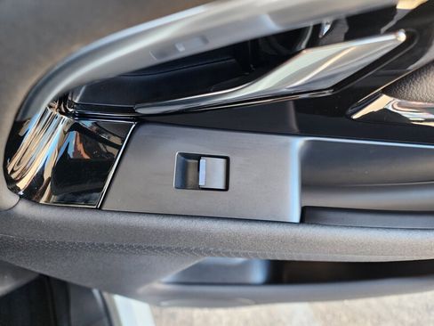 Used 2023 Land Rover Range Rover Evoque R-Dynamic S image 56