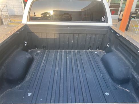 Used 2017 Toyota Tundra SR5 w/ SR5 Upgrade Package image 10