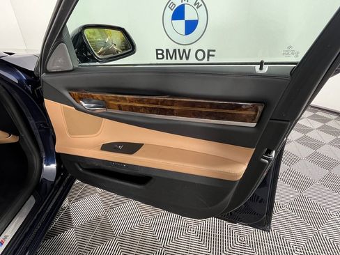 Used 2015 BMW 750Li xDrive image 22