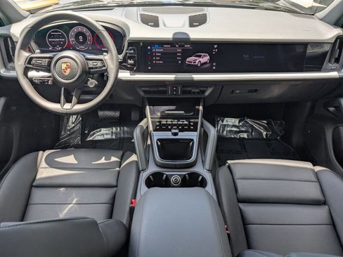 New 2025 Porsche Cayenne image 23