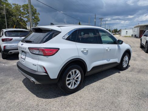 Certified 2022 Ford Escape SE AWD/4WD image 4