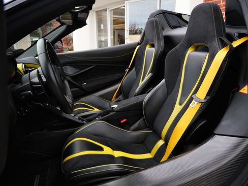 Used 2022 McLaren 720S Luxury RWD image 27