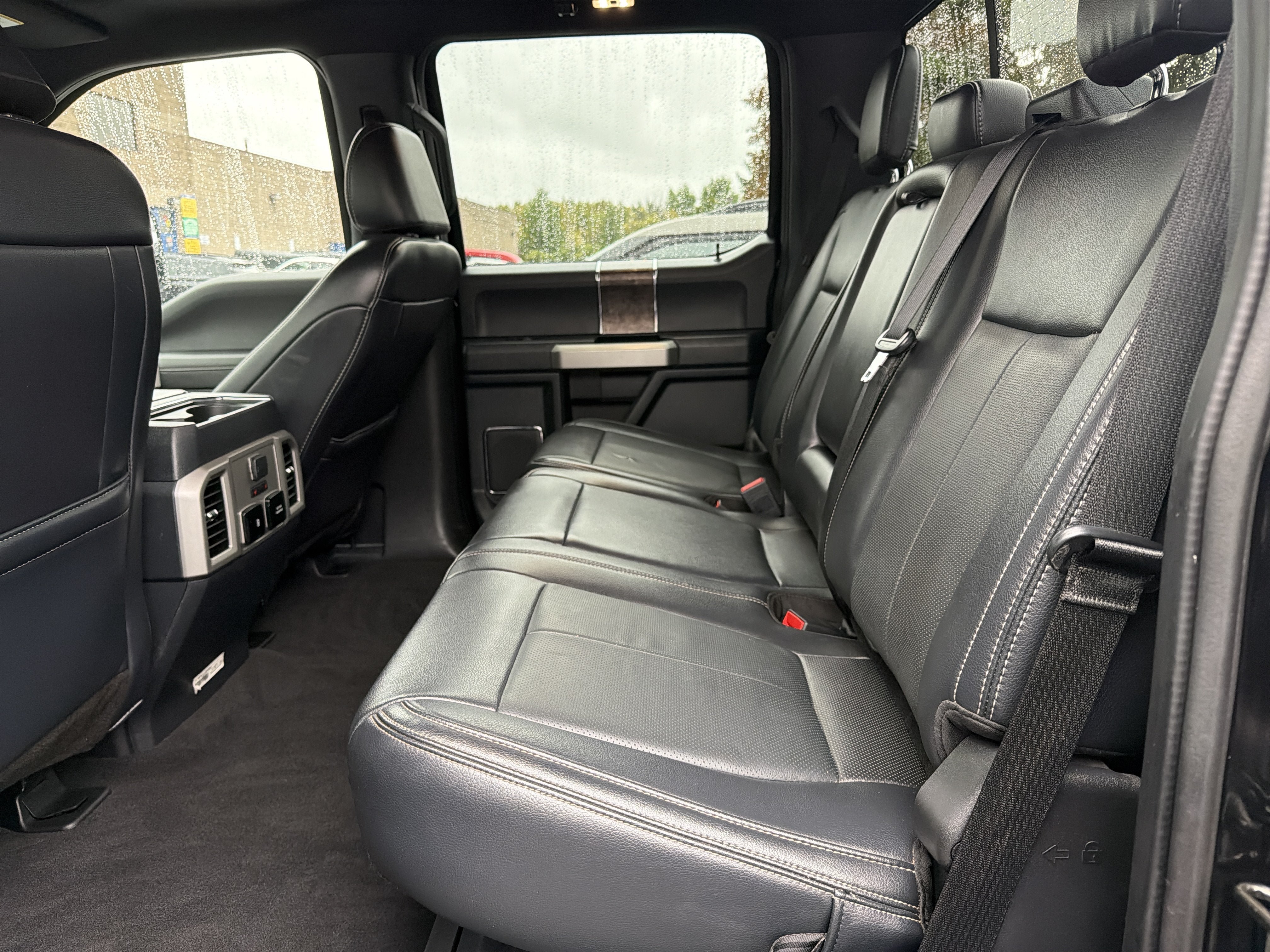 Used 2022 Ford F350 Lariat w/ Black Appearance Package AWD/4WD image 29