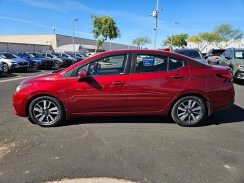 Used 2020 Nissan Versa SV w/ Trunk Package image 9