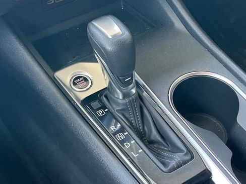 Used 2022 Nissan Altima 2.5 SV FWD image 22