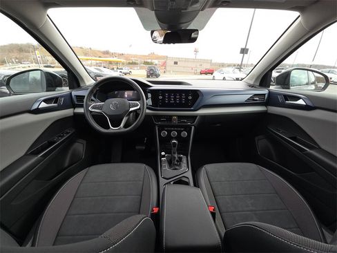 Used 2023 Volkswagen Taos SE image 29