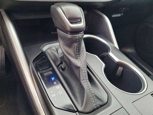 Used 2024 Toyota Highlander XLE image 24