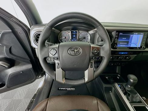 Used 2021 Toyota Tacoma Limited AWD/4WD image 11