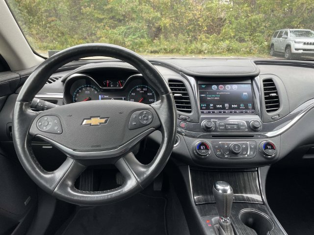 Used 2017 Chevrolet Impala Premier w/ Enhanced Convenience Package FWD image 22