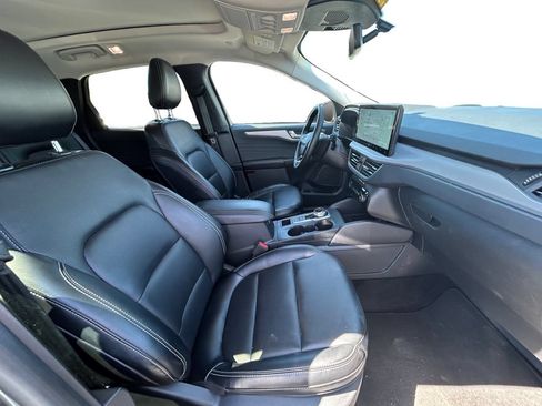 Used 2025 Ford Escape Platinum AWD/4WD image 16