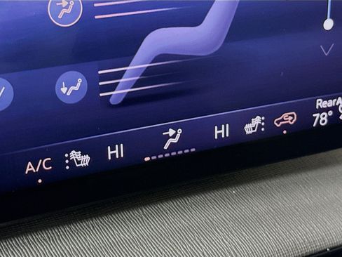 Used 2025 Buick Enclave Preferred image 25