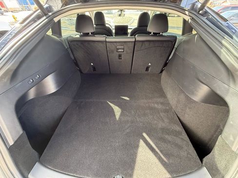 Used 2021 Tesla Model Y Long Range image 17