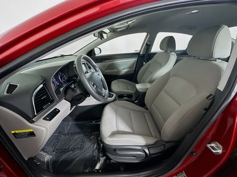Used 2017 Hyundai Elantra SE image 13