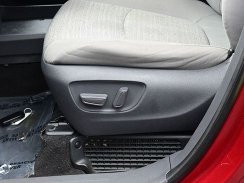 Used 2021 Toyota Sienna LE image 11