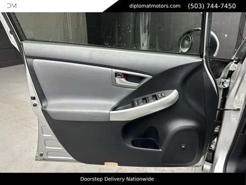 Used 2014 Toyota Prius Five w/ Advanced Technology Package image 23