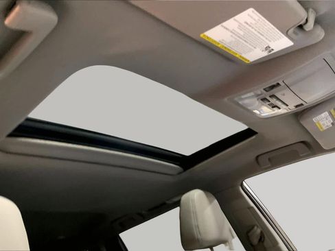 Used 2015 Toyota Highlander XLE AWD/4WD image 14