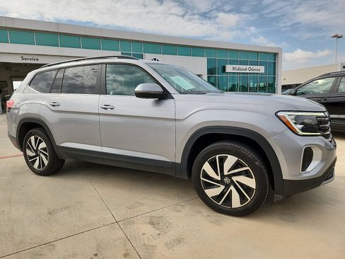 Used 2025 Volkswagen Atlas SE FWD image 8