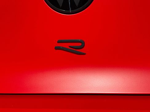 Used 2025 Volkswagen Golf R Black Edition image 11