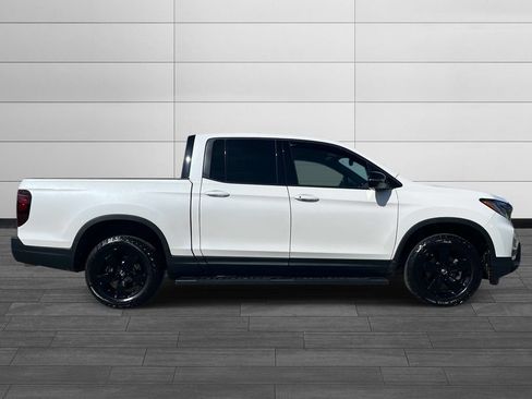 Used 2025 Honda Ridgeline Black Edition image 2
