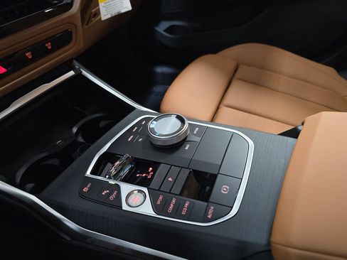 New 2026 BMW 330i Sedan w/ M Sport Package RWD image 19
