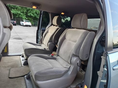 Used 2009 Toyota Sienna LE FWD image 11