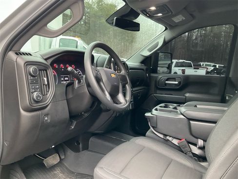 Used 2025 Chevrolet Silverado 2500 Custom w/ Custom Value Package image 14