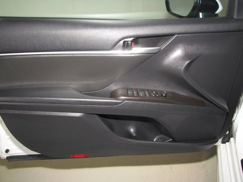 Used 2024 Toyota Camry SE FWD image 10