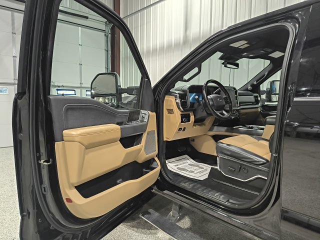 Used 2023 Ford F350 Lariat w/ Lariat Ultimate Package AWD/4WD image 20