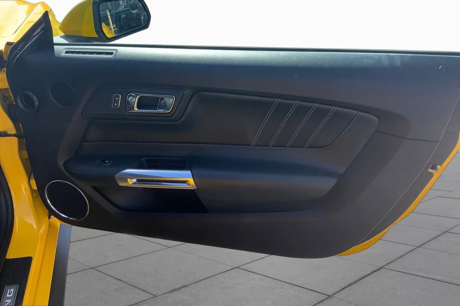 Used 2015 Ford Mustang Premium RWD image 21