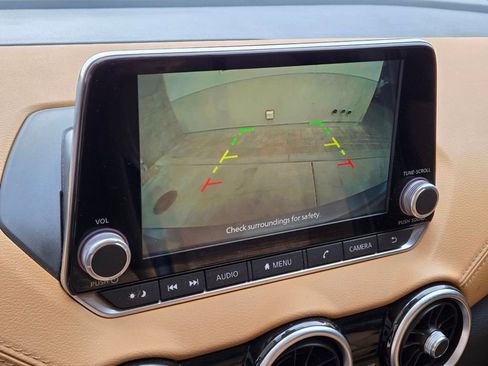 Used 2021 Nissan Sentra SV w/ SV Premium Package image 11