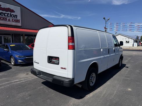 Used 2023 GMC Savana 2500 w/ Driver Convenience Package RWD image 4