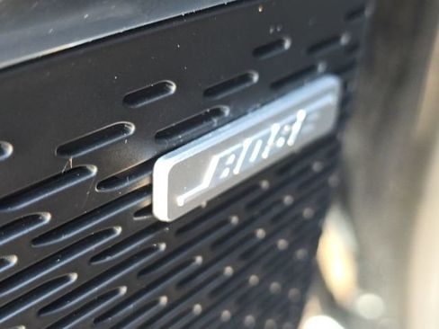 Used 2024 GMC Acadia Elevation image 24