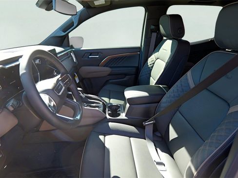 New 2026 GMC Canyon Denali image 9