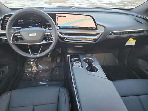 New 2025 Cadillac Lyriq Luxury image 18