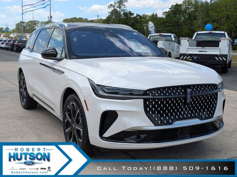 New 2026 Lincoln Nautilus Reserve image 4